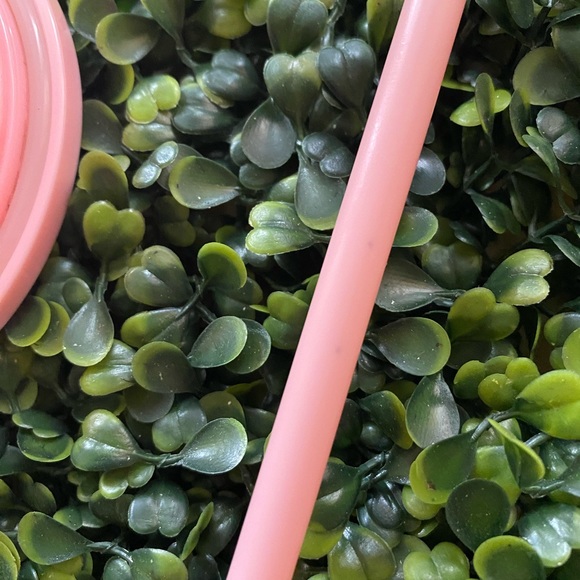 Starbucks Pink Holographic Iridescent Palm Leaf Pinecone Christmas edition venti - Picture 6 of 6